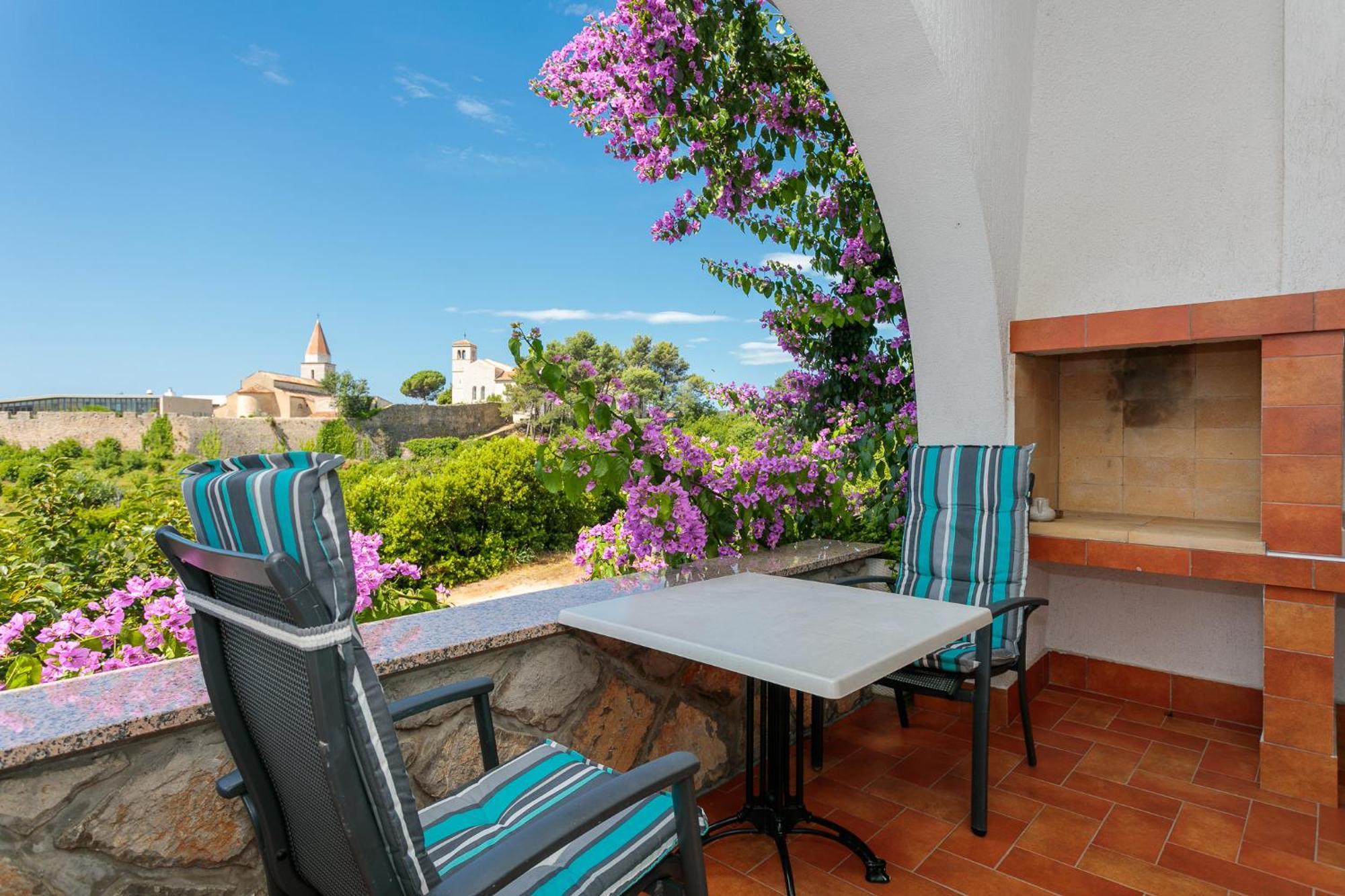 Apartments Delfin Krk Town Dış mekan fotoğraf