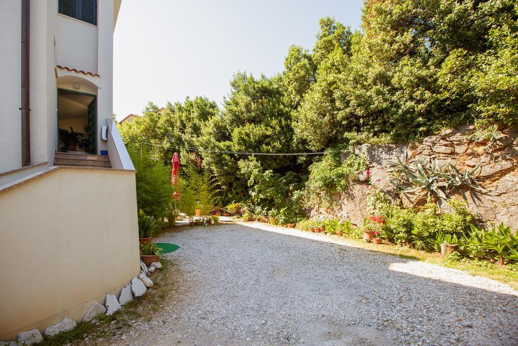 Apartments Delfin Krk Town Dış mekan fotoğraf