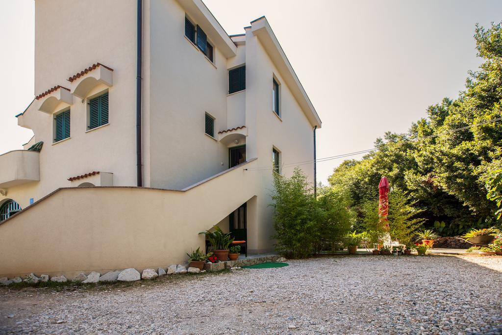 Apartments Delfin Krk Town Dış mekan fotoğraf